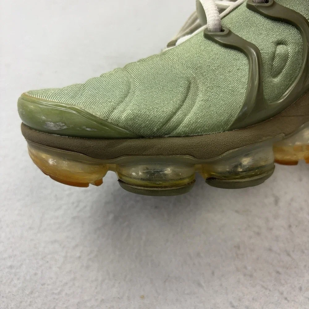 Nike Air Vapormax Plus Shoes Mens Size 10 Green Cushioned Sneakers FD0779-386